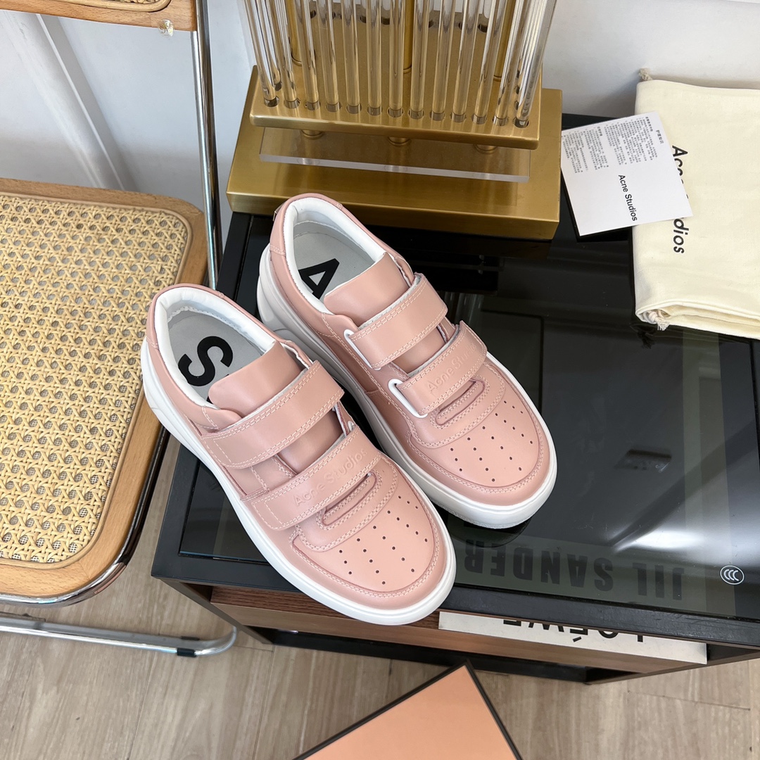 2024 Fashion Trend: Smiley-Faced White Sneakers with Unique Design and Comfort - 图片 7
