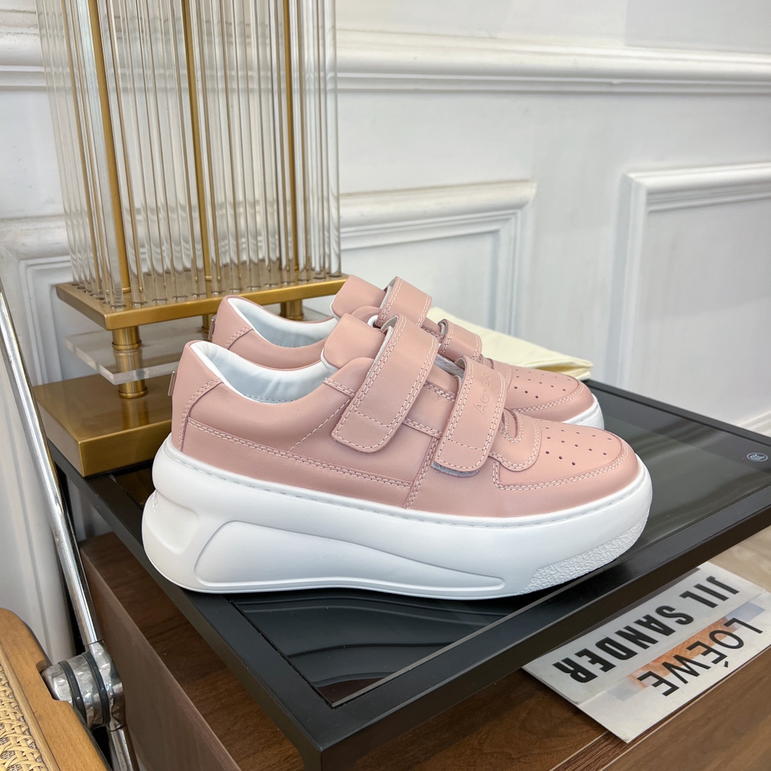 2024 Fashion Trend: Smiley-Faced White Sneakers with Unique Design and Comfort - 图片 3