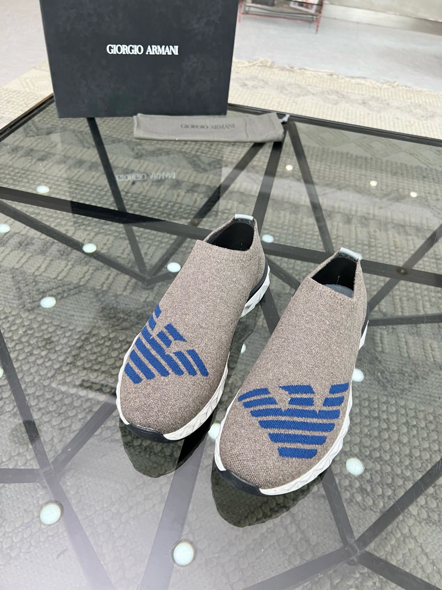 NO:217214,Brand ARMANI Color original color matching Number 39-44 Standard code Price Material Armani new style Casual shoes are boutique and are made of extremely high quality Upper using flying fabric Breathable mesh lining Mesh footbed Original combination sole Comfortable Soft Lightweight Armani Casual shoes,armani,armani19860909品牌ARMANI 颜色原版配色 码数39-44标准码 价格 材质阿玛尼新款 休闲鞋精品打造极高质量 鞋面采用飞织面料 透气网布内里 网布垫脚 原版组合大底 舒适 柔软 轻便,阿玛尼 休闲鞋,armani,armani,Men's shoes