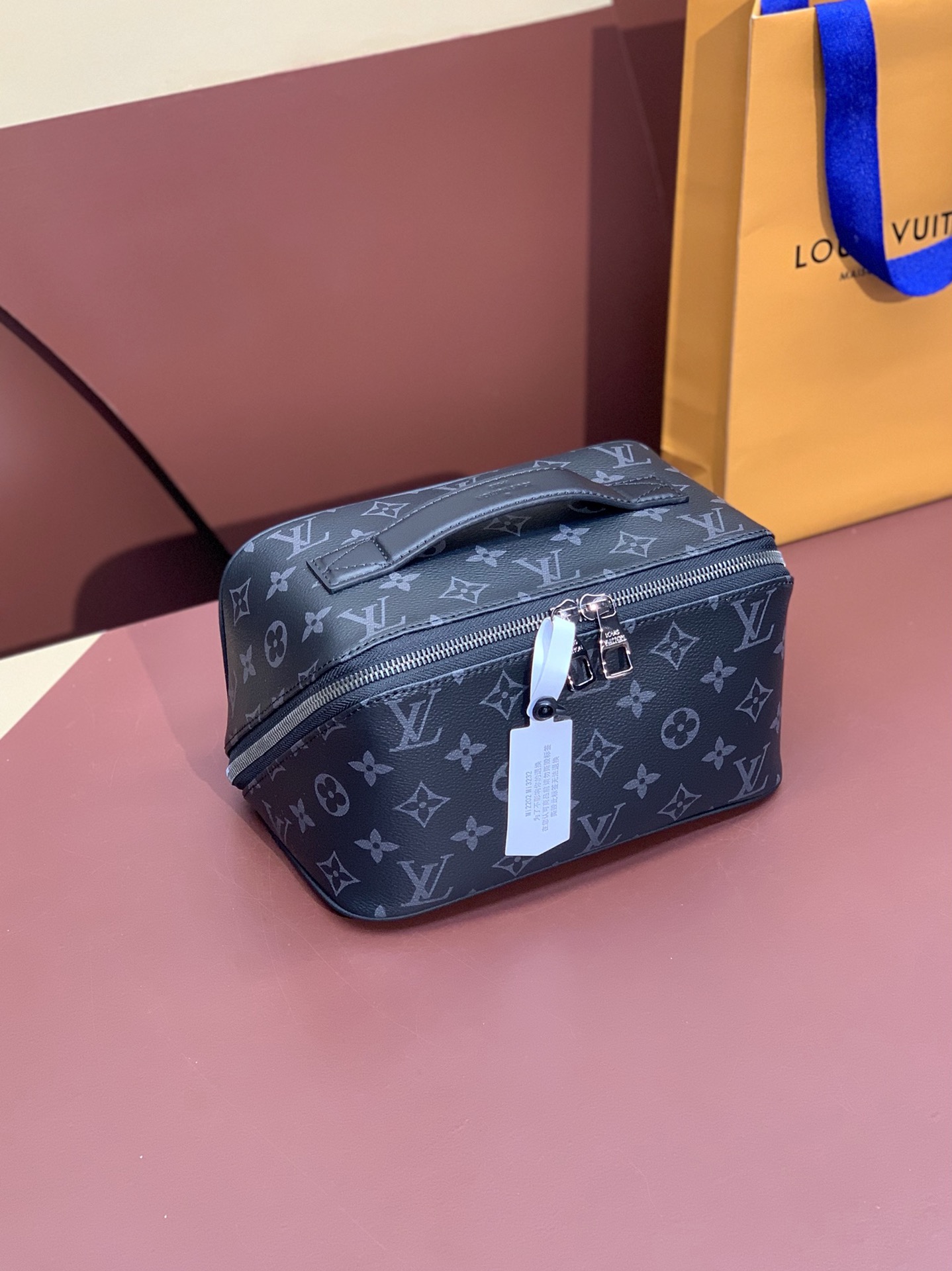 Louis Vuitton Violonme
 Pochettes & Sacs de Soirée Chine en ligne
 Noir Hommes Monogram Eclipse Toile Tissu M11508