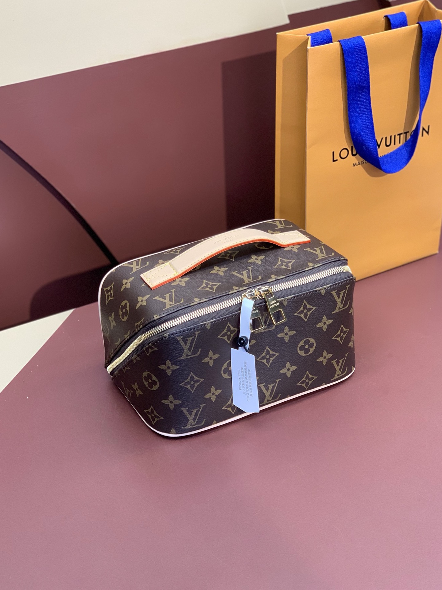 Louis Vuitton Luxe
 Pochettes & Sacs de Soirée Hommes Monogram Eclipse Toile Tissu M11508