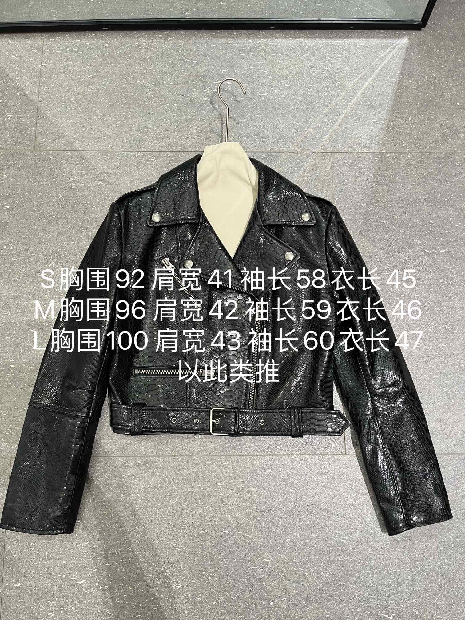 NO:721818,, T F mysterious black snake-print short motorcycle jacket, the sheepskin material has a good texture, soft and comfortable to the touch, a capable and slim-fit motorcycle, a timeless classic, size S- Xxl, a short and slim version, women's clothing, jackets & coats, sheepskin,19860909,T F神秘黑色仿蛇纹短机车外套,羊皮材质质感很好,手感柔软舒服,干练修身版机车,不会过时的经典 尺寸S- Xxl码,偏短偏修身一点的版型,女装,jackets & coats,sheepskin,,Women's clothing