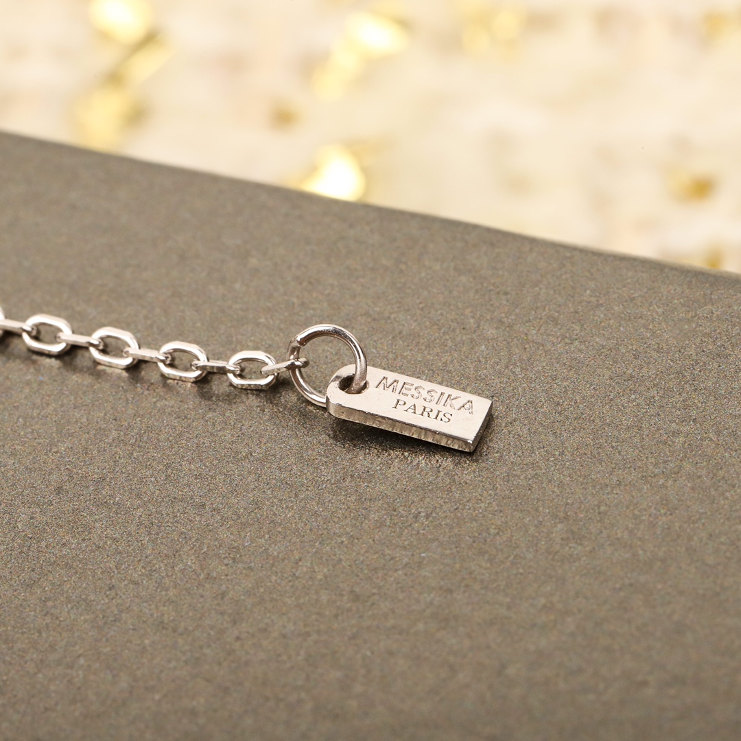 Luxurious 18kg Gold Diamond Necklace for Bold Women: Fiery Collection by Valérie Messika - 图片 6