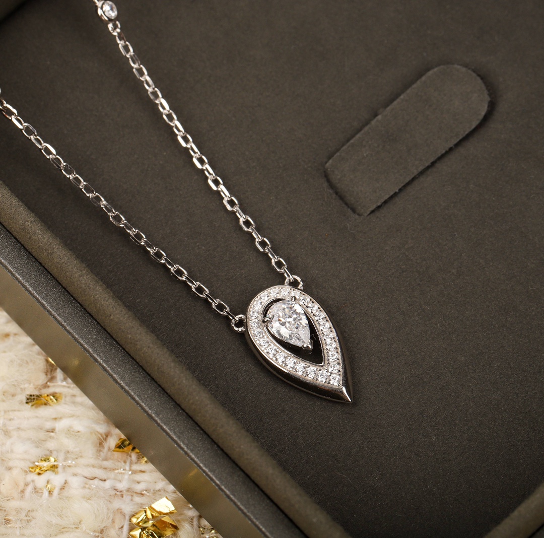 Luxurious 18kg Gold Diamond Necklace for Bold Women: Fiery Collection by Valérie Messika - 图片 4