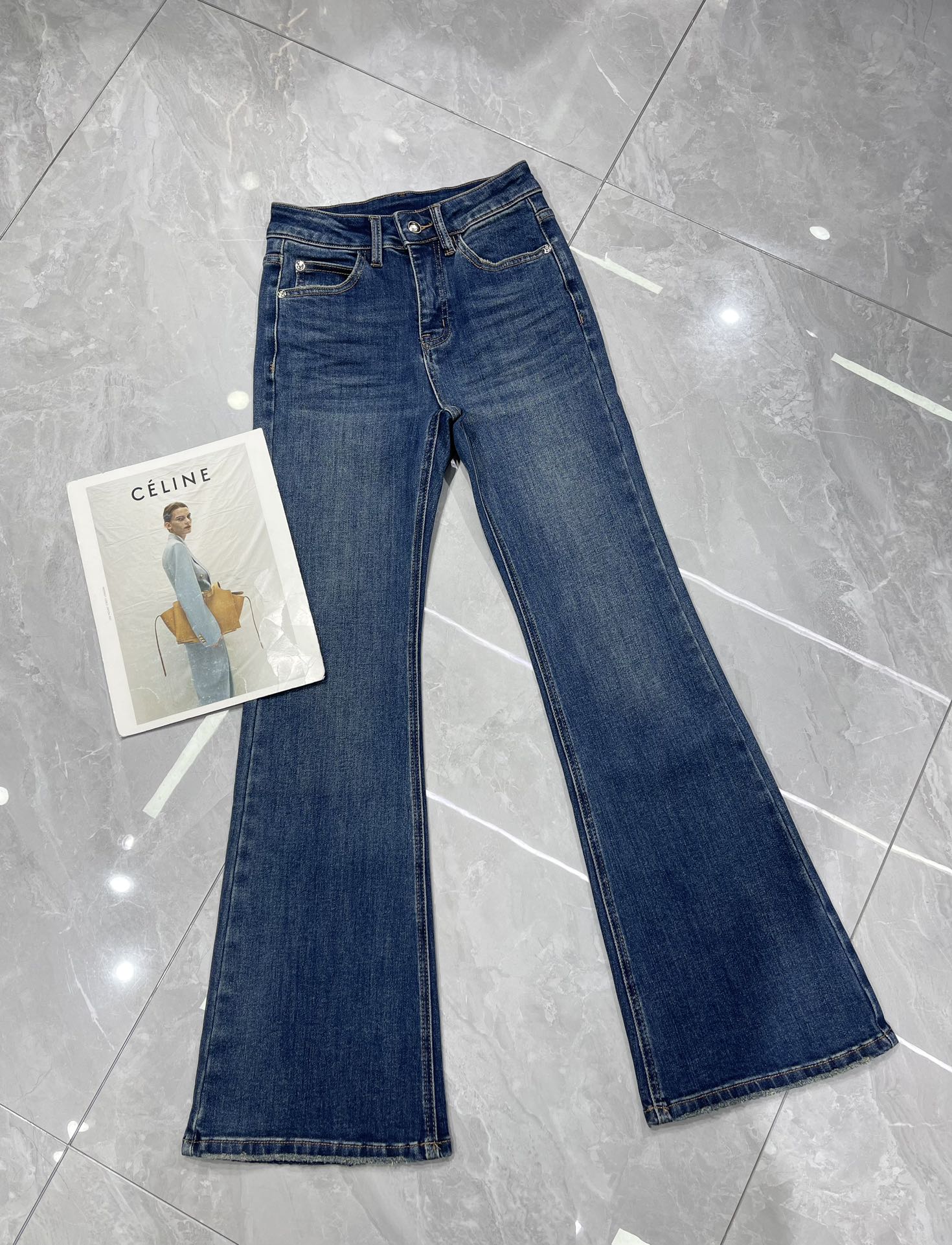 High-Quality Women’s Suit with Super-Expanded Horns for Autumn & Winter - 图片 3