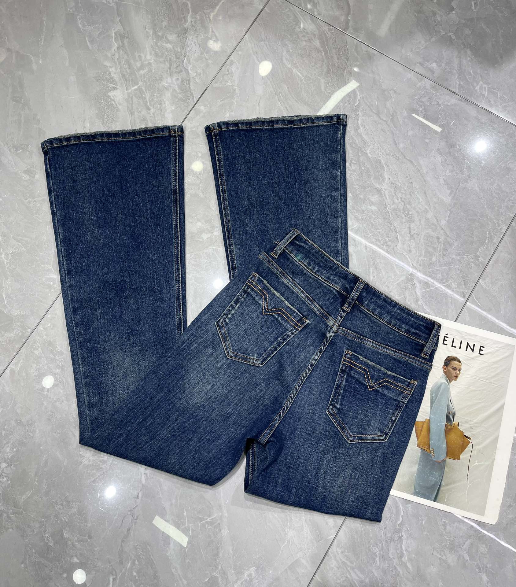 High-Quality Women’s Suit with Super-Expanded Horns for Autumn & Winter - 图片 8