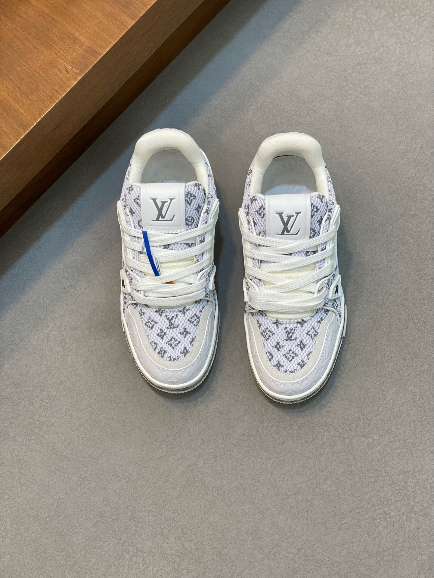 NO:218648,Brand LOUIS VUITTON original color matching code number 39-44 customized 38.45 price Material new Louis Vuitton men's casual shoes!  High-quality Labon craft upper is made of cowhide with original material LV Comfortable breathable mesh cloth Neli mesh cloth footbed style Simple and atmospheric LV original outsole, Louis Vuitton, louis vuitton, louis vuitton, louis vuitton, louis vuitton, cowhide19860909品牌LOUIS VUITTON 颜色原版配色 码数39-44定做38.45 价格 材质路易威登新款 男士 休闲鞋！高品质拉邦工艺鞋面采用牛皮搭配原版材质LV 舒适透气网布内里网布垫脚版型时尚 简单大气LV原版大底,路易威登,louis vuitton,louis vuitton,louis vuitton,cowhide,Men's shoes