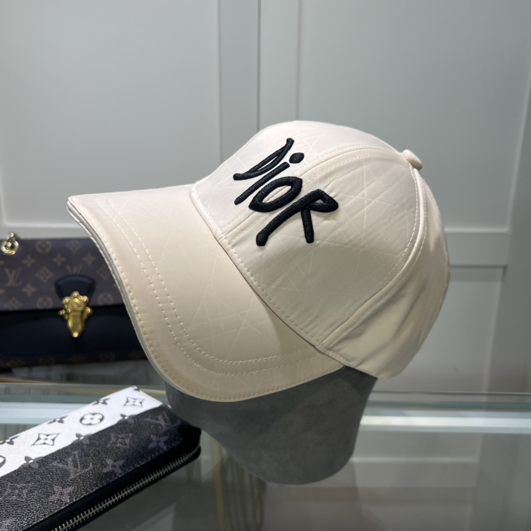NO:209943,[DIOR] New simple baseball caps with volume, new models are shipped, big brands are super easy to match, buy them quickly!  Hat straw hat fisherman hat baseball hat, hat, dior, dior, espadrilles, hats19860909【DIOR迪奥】新款走量简约棒球帽,新款出货,大牌款超好搭配,赶紧入手！帽子草帽渔夫帽棒球帽,帽子,dior,dior,espadrilles,hats,hat