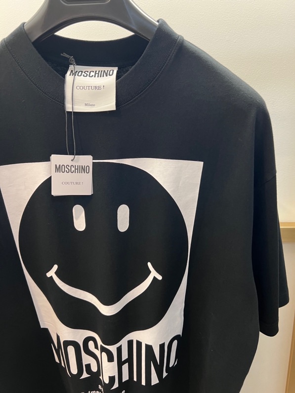 Sizes/m/l/xl黑白两色OS宽松版男女同款Moschino/莫斯奇诺秋冬秀场版笑脸印花半袖T恤/