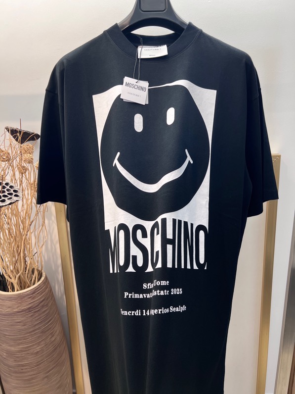 Sizes/m/l/xl黑白两色OS宽松版男女同款Moschino/莫斯奇诺秋冬秀场版笑脸印花半袖T恤/