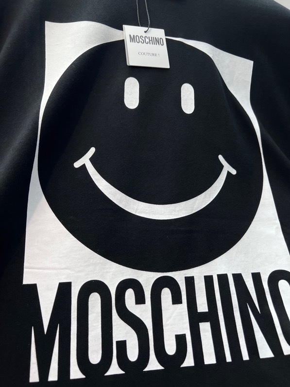 Sizes/m/l/xl黑白两色OS宽松版男女同款Moschino/莫斯奇诺秋冬秀场版笑脸印花半袖T恤/