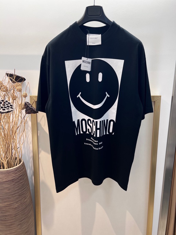 Sizes/m/l/xl黑白两色OS宽松版男女同款Moschino/莫斯奇诺秋冬秀场版笑脸印花半袖T恤/