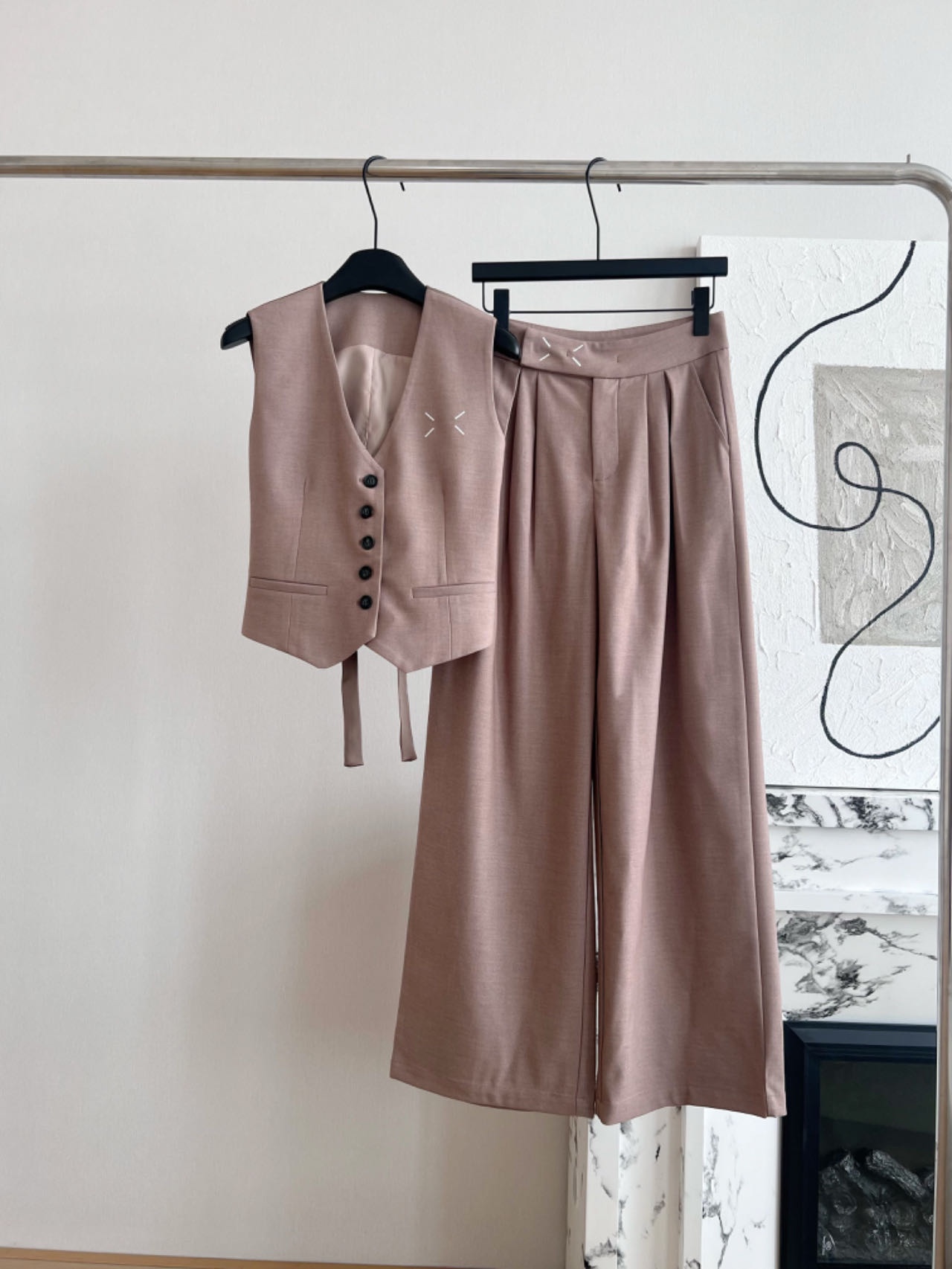 2024 New Explosion: High-end Women’s Suit with Horse Armor Detail - 图片 3