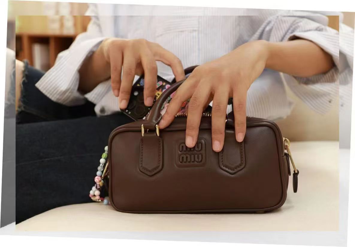 Miu Miu Official special 5BB142 chocolate bowling bag on sale