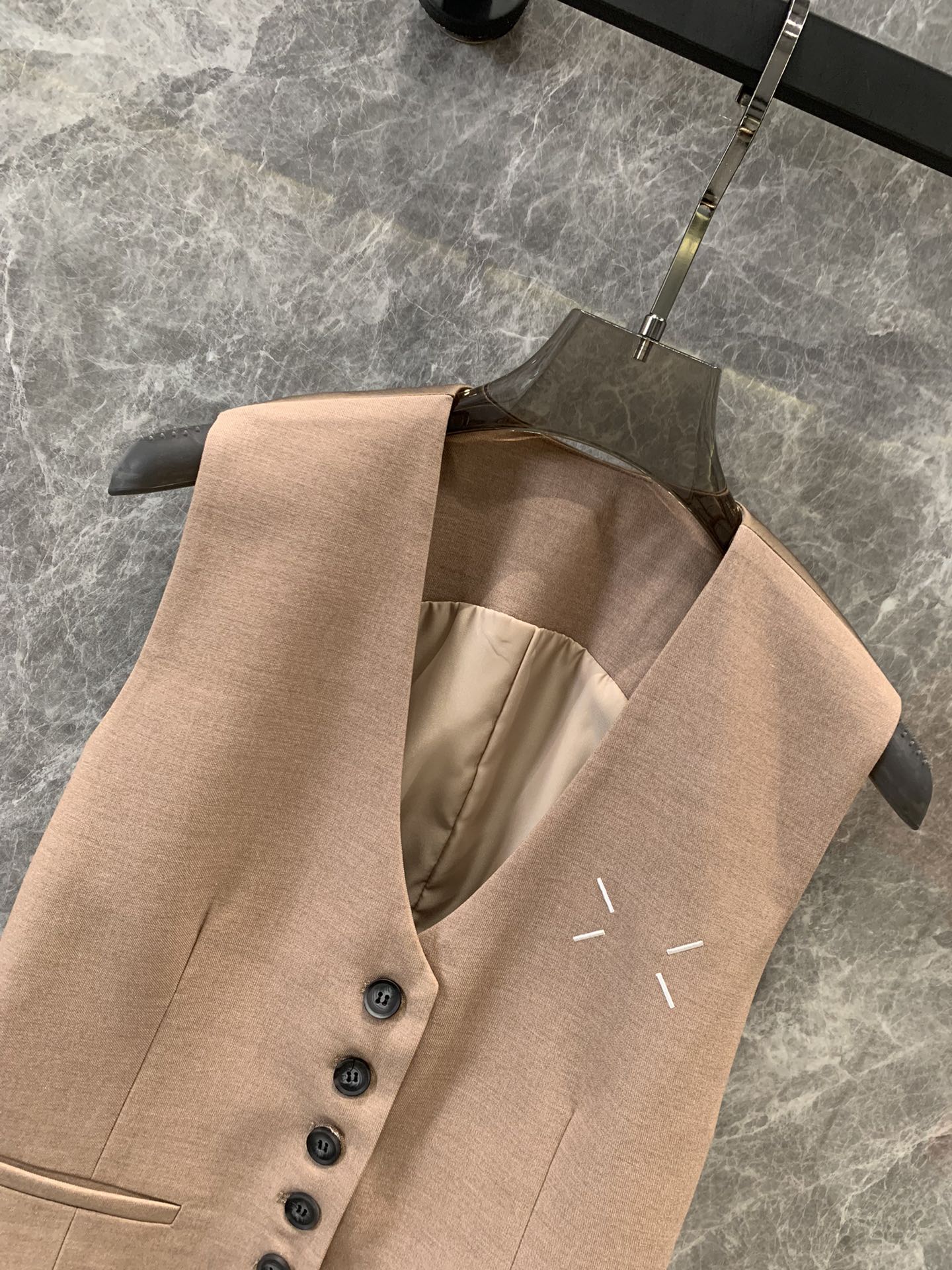 High-Quality Women’s Suit Collection by Maison Margiela: Exclusive and Classic Design - 图片 3