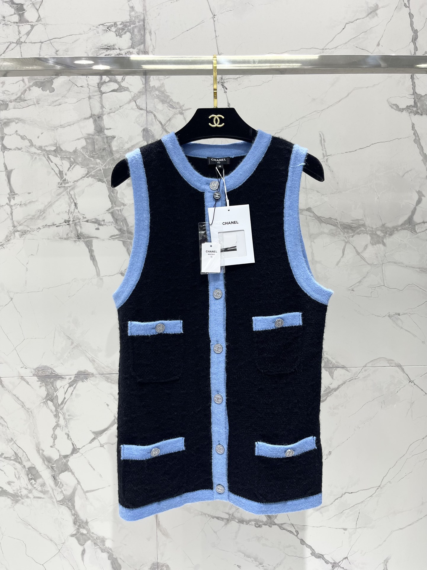 Chanel Abbigliamento Abiti da Donna Gilet Nero Bianco Ragazza Lavorazione a maglia Collezione Autunno Fashion