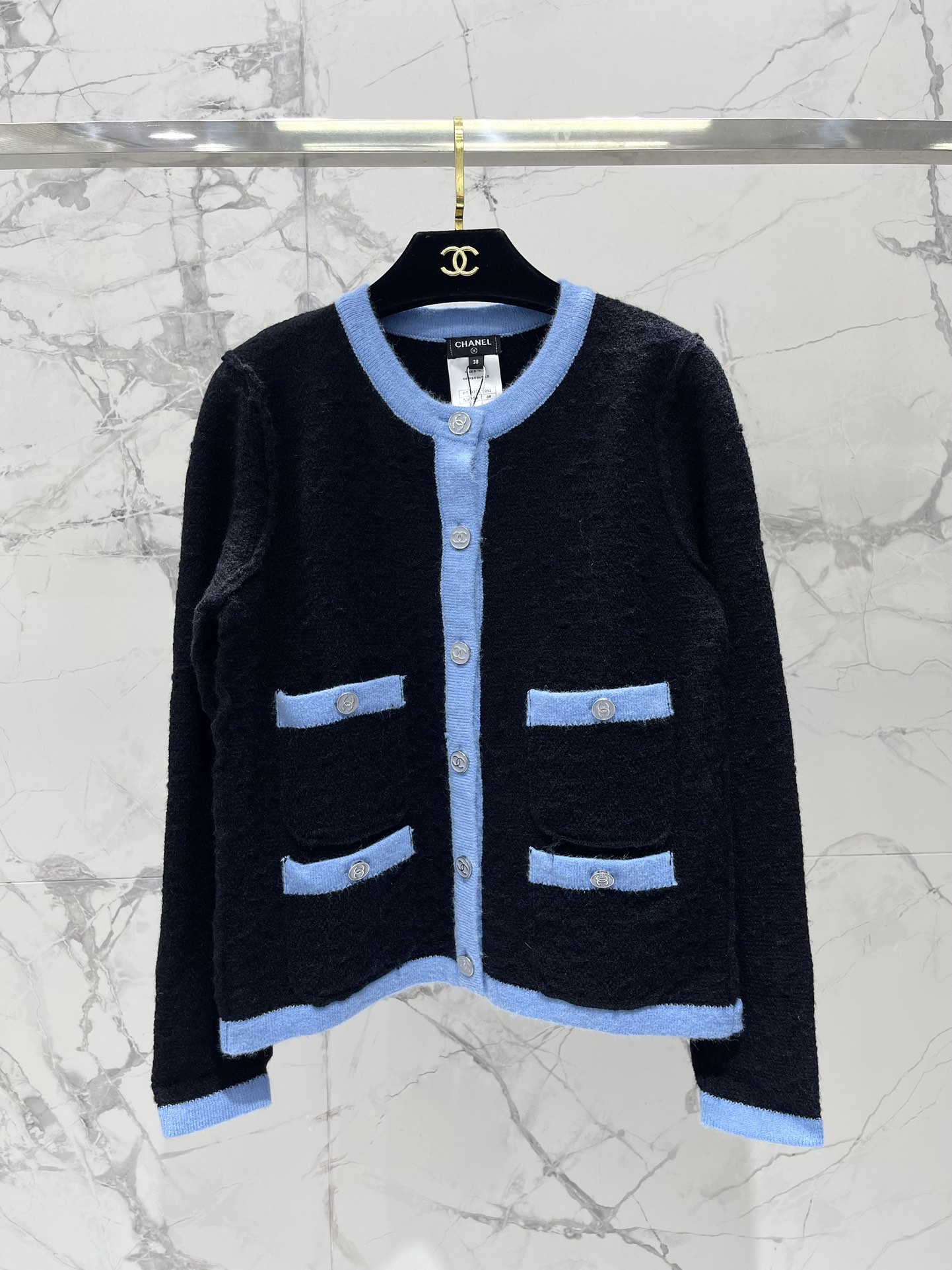 Chanel Abbigliamento Cardigan Maglione Lavorazione a maglia Collezione Autunno Fashion