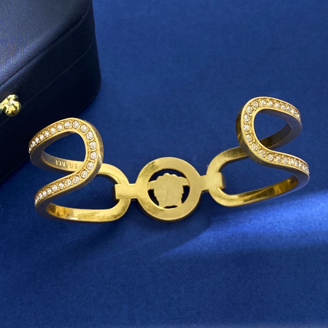 Versace Red and White Double-Edged C-Shaped Bronze Bracelet with 1.56 cm Width - 图片 2