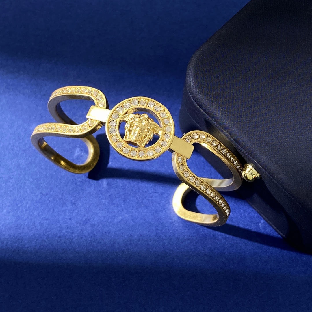 Versace Red and White Double-Edged C-Shaped Bronze Bracelet with 1.56 cm Width - 图片 5