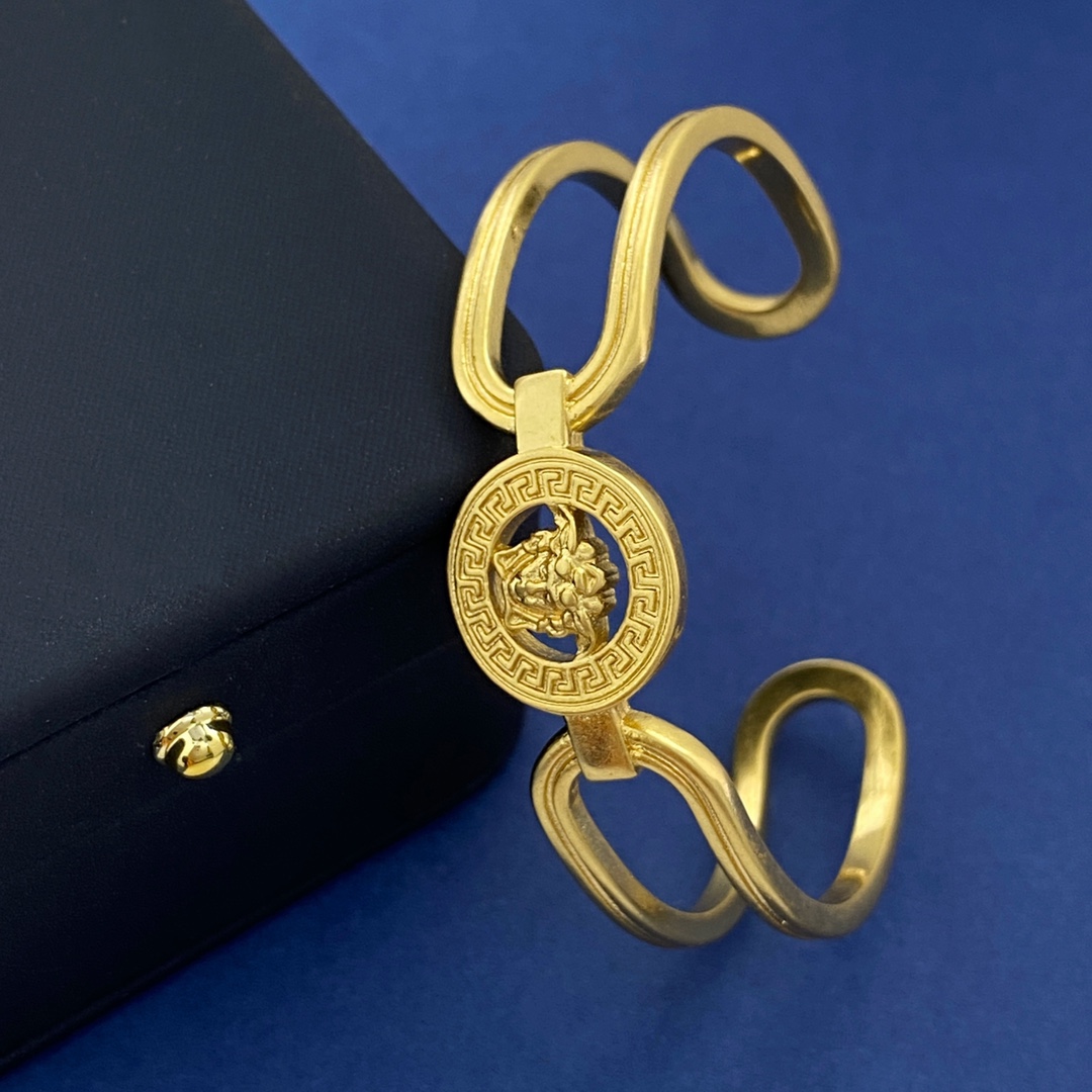 Vintage Versace Bronze Medusa Head Cuff Bracelet, 1.56 cm Wide - 图片 2