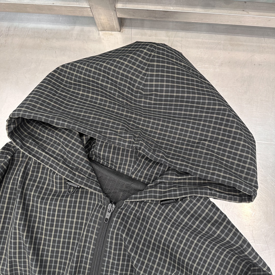 NEW｜新款风衣外套，进口再生纤维面料，透气舒适不易皱，定织格纹面料杂色混织细节超棒，前胸后背进口立体胶印logo设计，