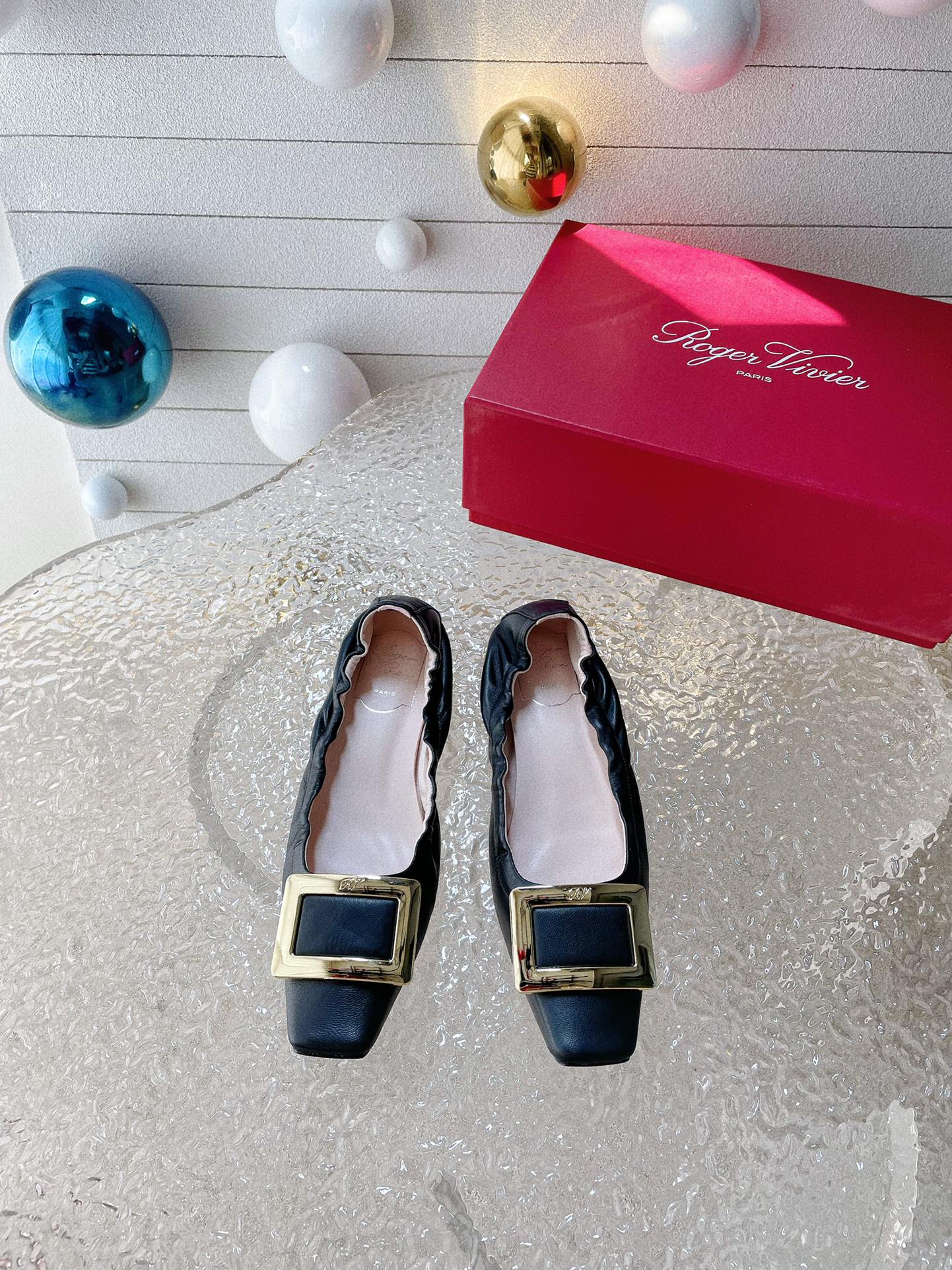 Limited Edition Roger Vivier Omelet Shoes: Elegant, Comfortable, and Aristocratic Style - 图片 5