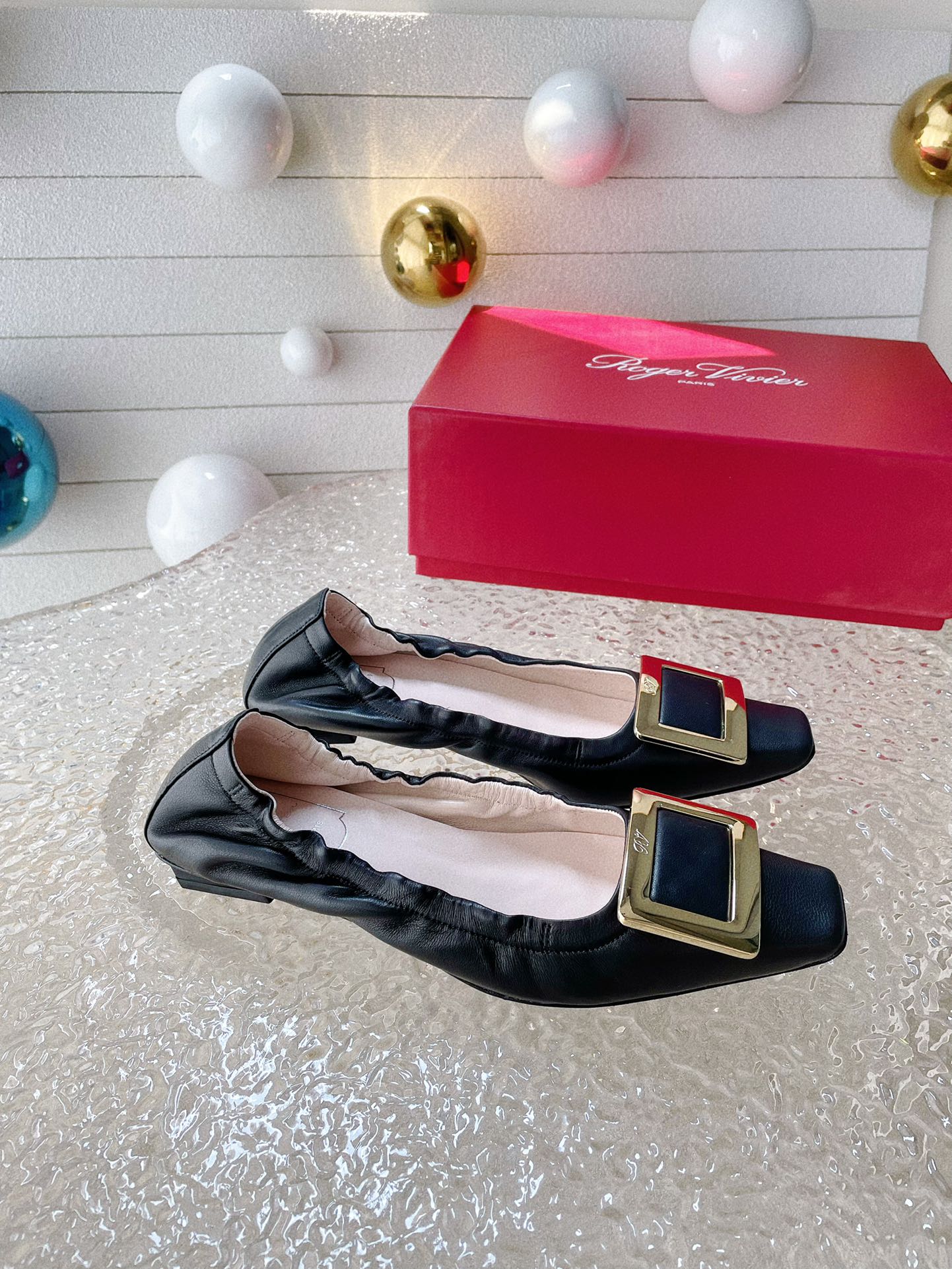 Limited Edition Roger Vivier Omelet Shoes: Elegant, Comfortable, and Aristocratic Style