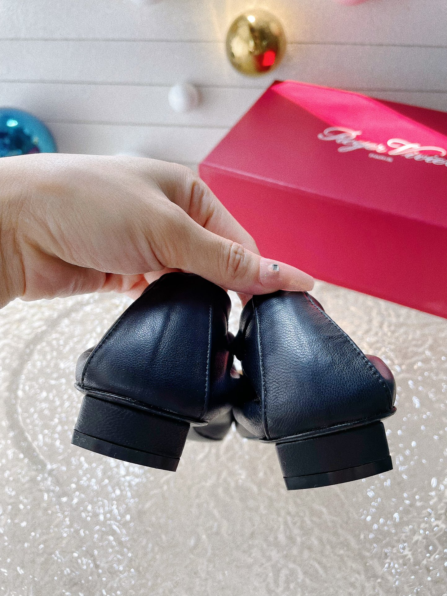 Limited Edition Roger Vivier Omelet Shoes: Elegant, Comfortable, and Aristocratic Style - 图片 4
