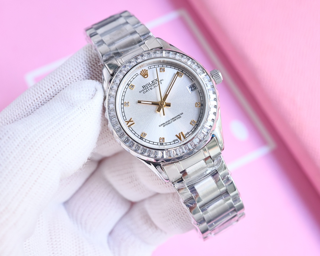 NO:726273,Platinum-gold. Recommended popular models. The first recommended Rolex limited edition women’s model is now in stock!  Elegant and beautiful, eye-catching!  The A-grade pearl shell material is dazzling and the design shows the unique noble and elegant goddess temperament!  Original imported 821a movement, product performance is stable and accurate!  Italian calfskin strap!  Jewelry is a symbol of status. The shell of such a beautiful and essential item is made of 316L stainless steel and is polished in all directions!  Vacuum nano plating!  Size 33:10!  Elegant and noble appearance, full of feminine charm, rolex, cowhide19860909白-金. 爆款推荐爆款首推劳力士限量女款火爆到货！优雅美艺,养眼吸睛！A级珍珠贝壳材质彰璀璨夺目、设计显出独特高贵优雅女神气质！原装进口821a机芯,产品性能稳定,走时准！意大利小牛皮表带！珠宝是身份的象征如此貌美必备单品壳体采用316L精钢材质打造而成,全方位打磨！真空纳米电镀！尺寸33:10！优雅高贵外光,尽显女性魅力,,rolex,cowhide,Watch