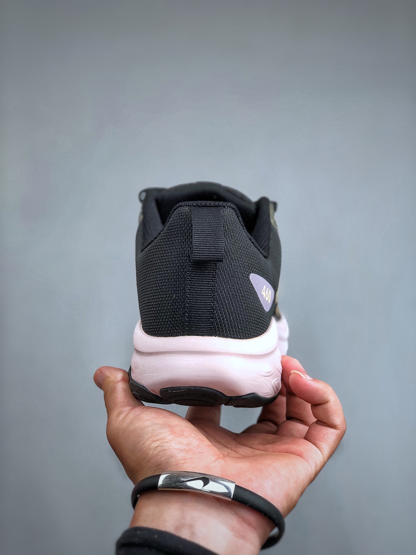 顶级纯原 市售最高版本🔥 💰180 
NB新百伦New Balance Fresh Foam 460 V4系列低帮轻量化厚底健身休闲运动慢跑鞋“网织黑白镭射绿” #男鞋半码制#采用一体式工程网眼鞋面及热熔Logo细节#中底嵌入Fresh Foam轻量化泡沫技术#组合防滑耐磨橡胶外底片
货号：M460BC4尺码40-45
