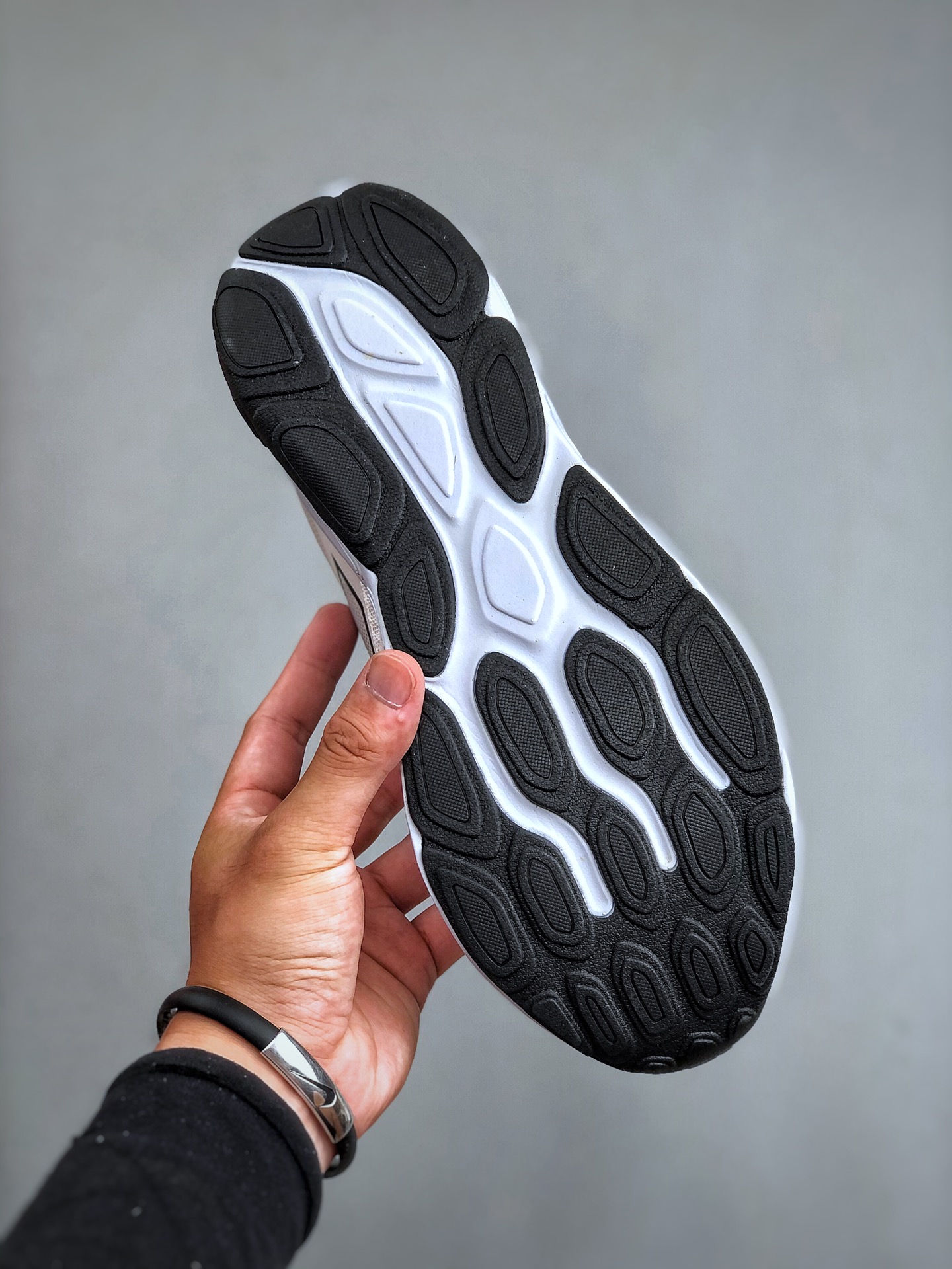 顶级纯原 市售最高版本🔥 💰180 
NB新百伦New Balance Fresh Foam 460 V4系列低帮轻量化厚底健身休闲运动慢跑鞋“网织黑白镭射绿” #男鞋半码制#采用一体式工程网眼鞋面及热熔Logo细节#中底嵌入Fresh Foam轻量化泡沫技术#组合防滑耐磨橡胶外底片
货号：M460ZT4尺码40-45