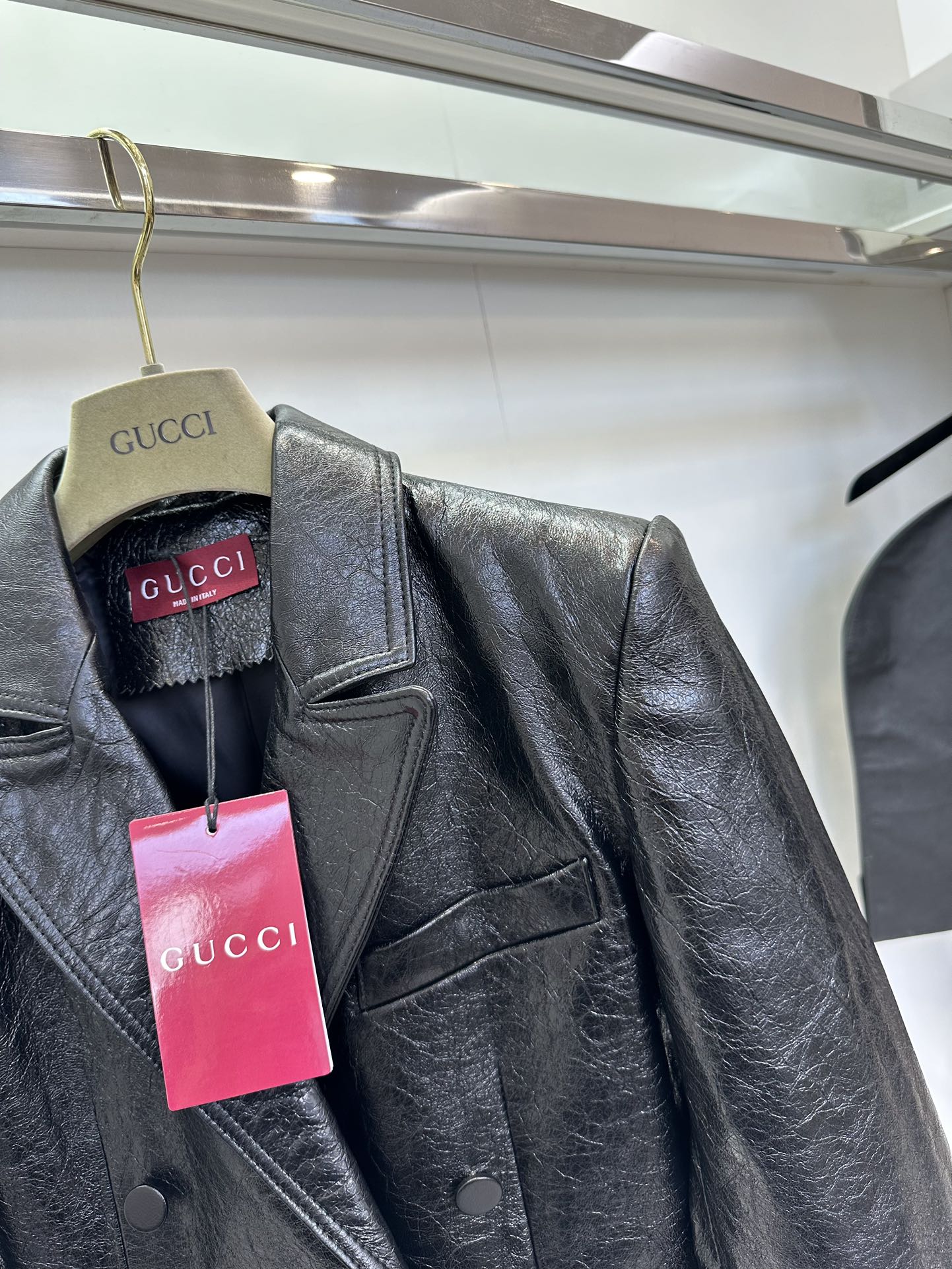 Gucci 2024 Fall Show: P3013 Female Suit with Top-Level Leather Treatment - 图片 5