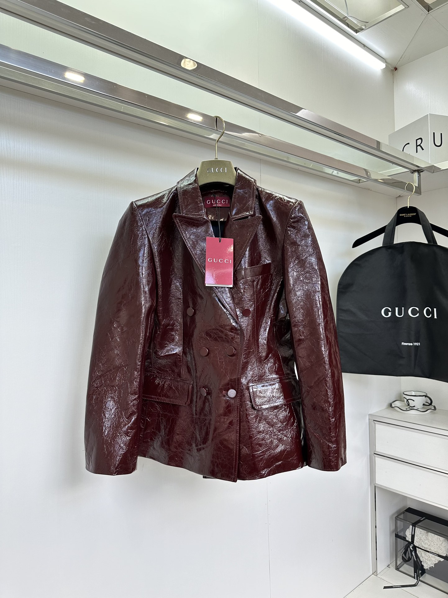 Gucci 2024 Fall Show: Single-and-a-behavior Women’s Outfit in Black Anklan - 图片 1