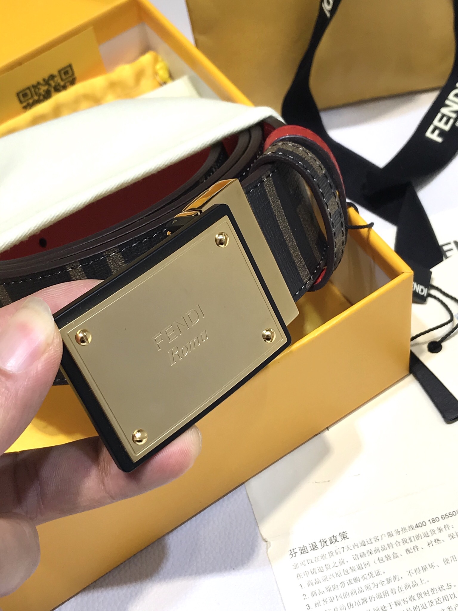💯💯配送专柜包装 打孔针  宽38MM，原单进口双面头层牛皮，搭配原单钌钯电镀F扣，手感.油边近乎完美，