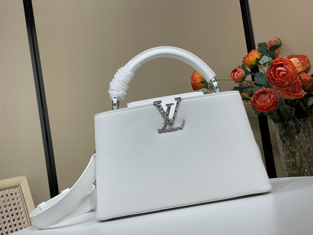 Louis Vuitton LV Capucines Magasin
 Sacs À Main Blanc Cuir de vache Mini M48865