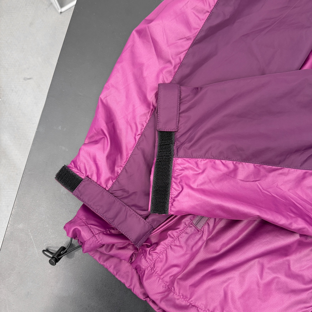  🆕ARC｜新款皮肤衣，进口科技纤维面料，定制撞色暗纹印花设计，超薄透气防晒，风衣版型帅气十足，袖边经典