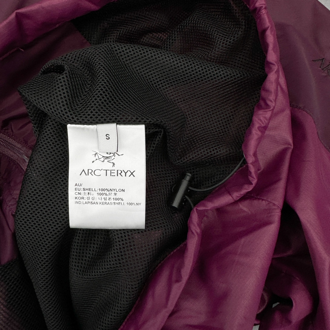  🆕ARC｜新款皮肤衣，进口科技纤维面料，定制撞色暗纹印花设计，超薄透气防晒，风衣版型帅气十足，袖边经典
