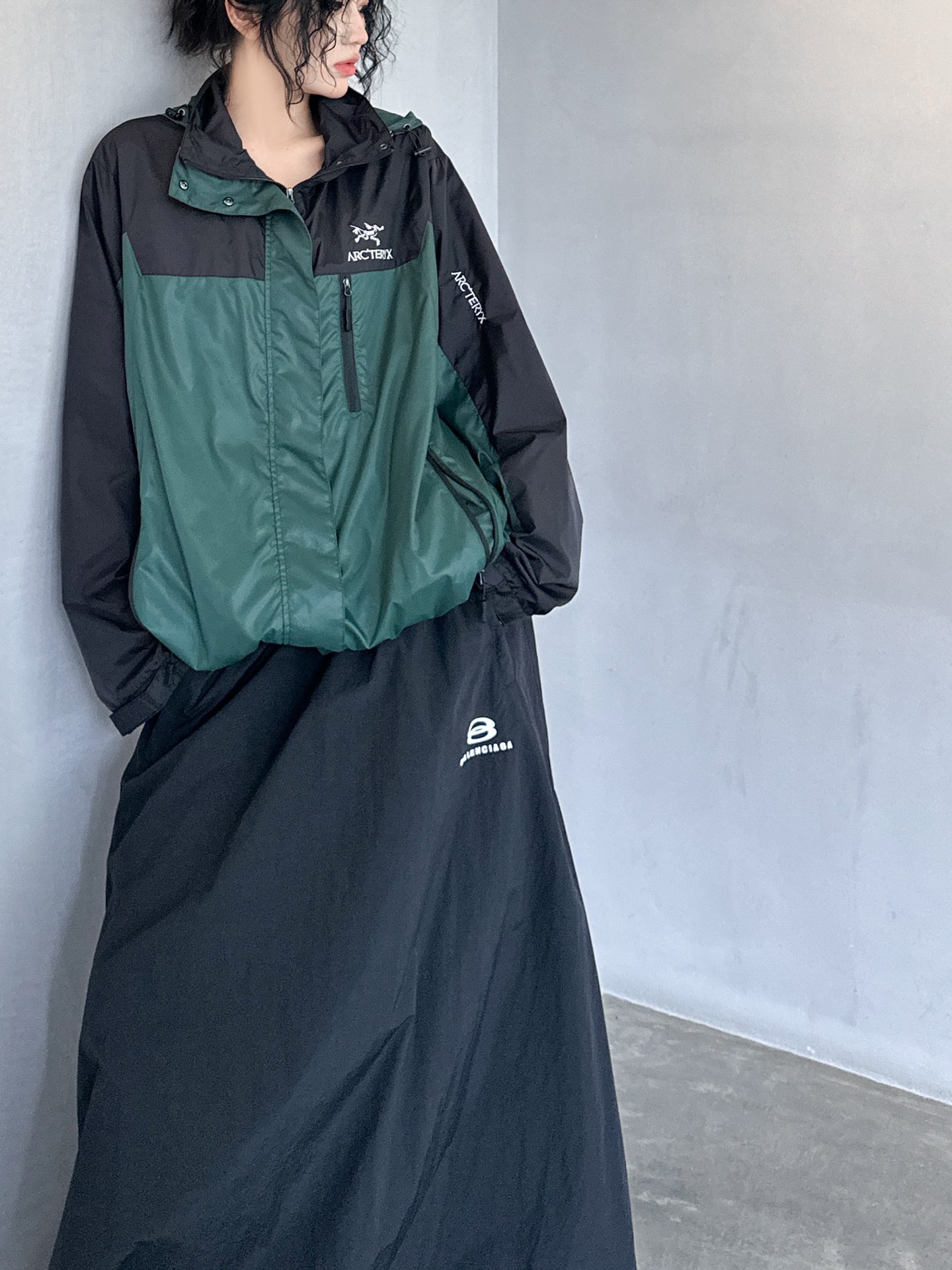  🆕ARC｜新款皮肤衣，进口科技纤维面料，定制撞色暗纹印花设计，超薄透气防晒，风衣版型帅气十足，袖边经典