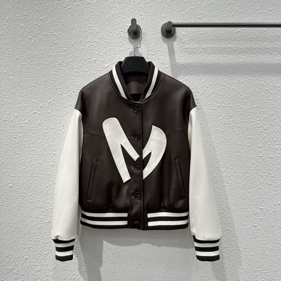 High-Quality Dust-Proof Female Suit with Exclusive Baseball Jacket – New Fall-Winter Collection