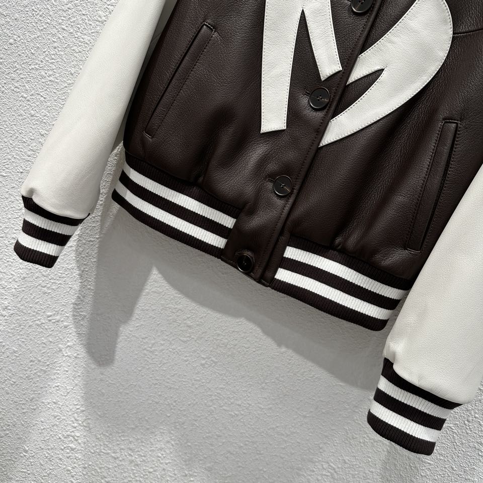 High-Quality Dust-Proof Female Suit with Exclusive Baseball Jacket – New Fall-Winter Collection - 图片 3