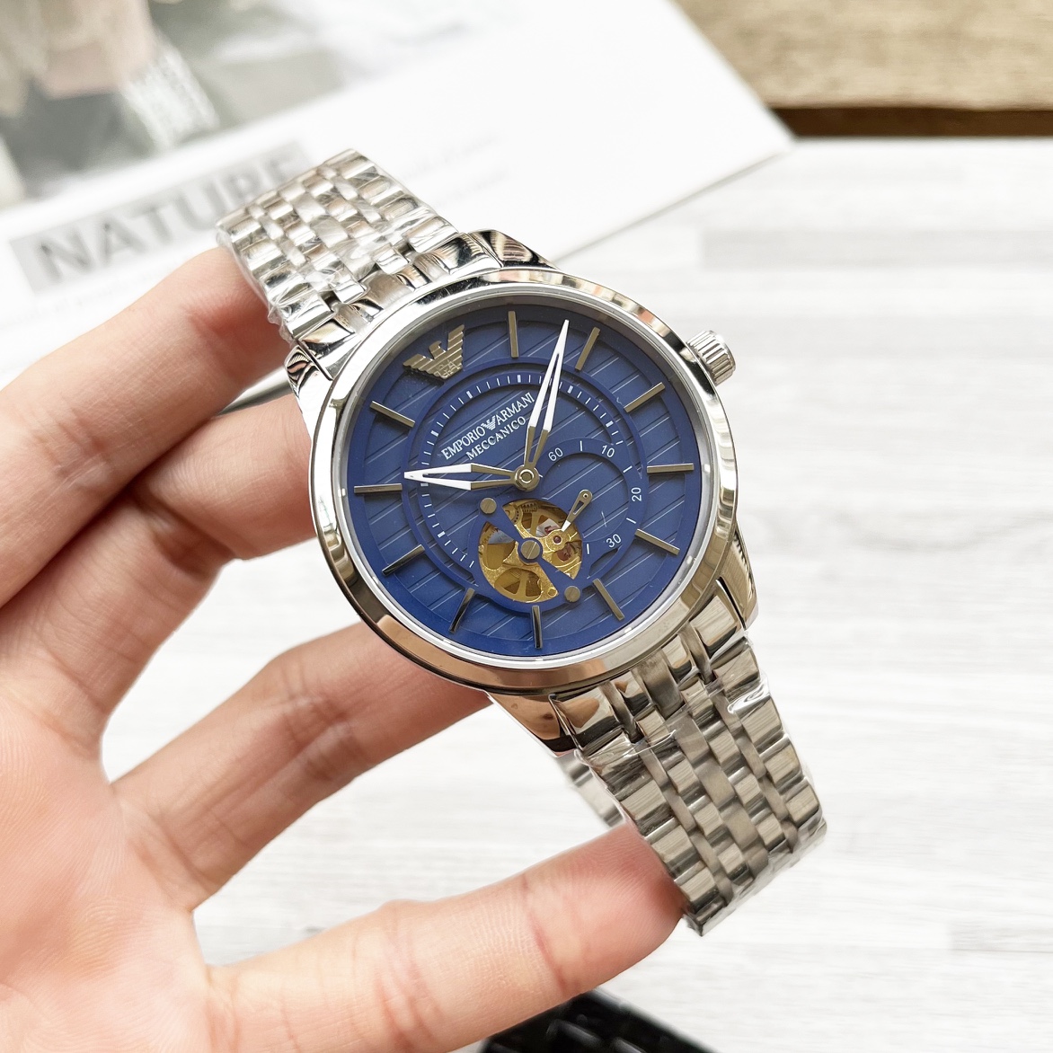 Fashionable Modern Art Watch with Unique Design and High Functionality - 图片 5