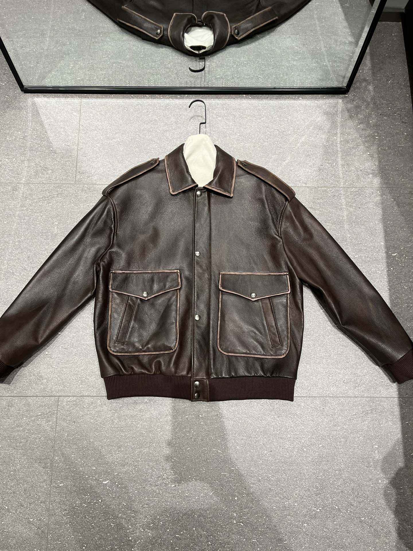NO:869473,Size S-19860909尺寸S- Xl,忘记量了,下次补.进口复古擦色山羊皮,超大版型,尺码很足,圣罗兰-服装,saint laurent,sheepskin,,Women's clothing