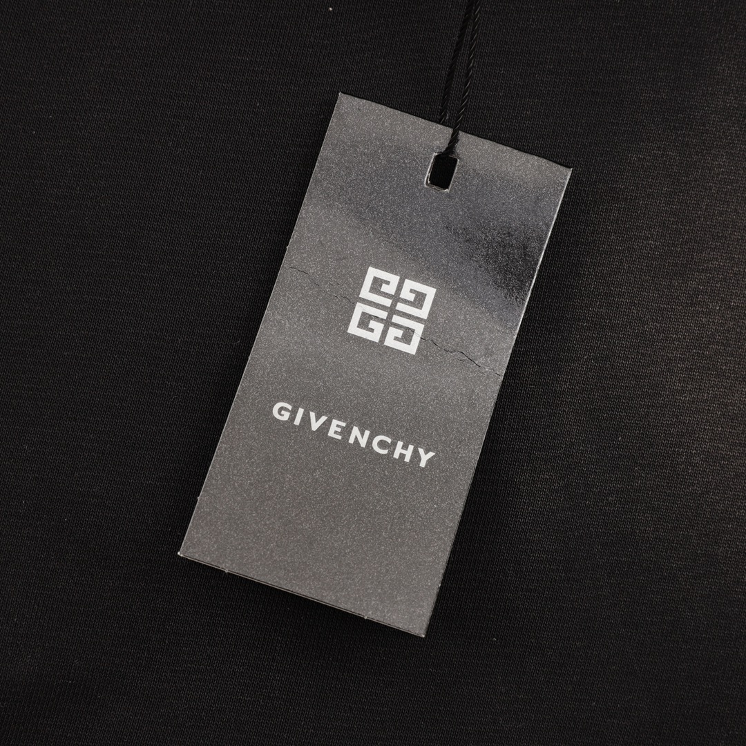 Givenchy/纪梵希 水洗破坏印花短裤