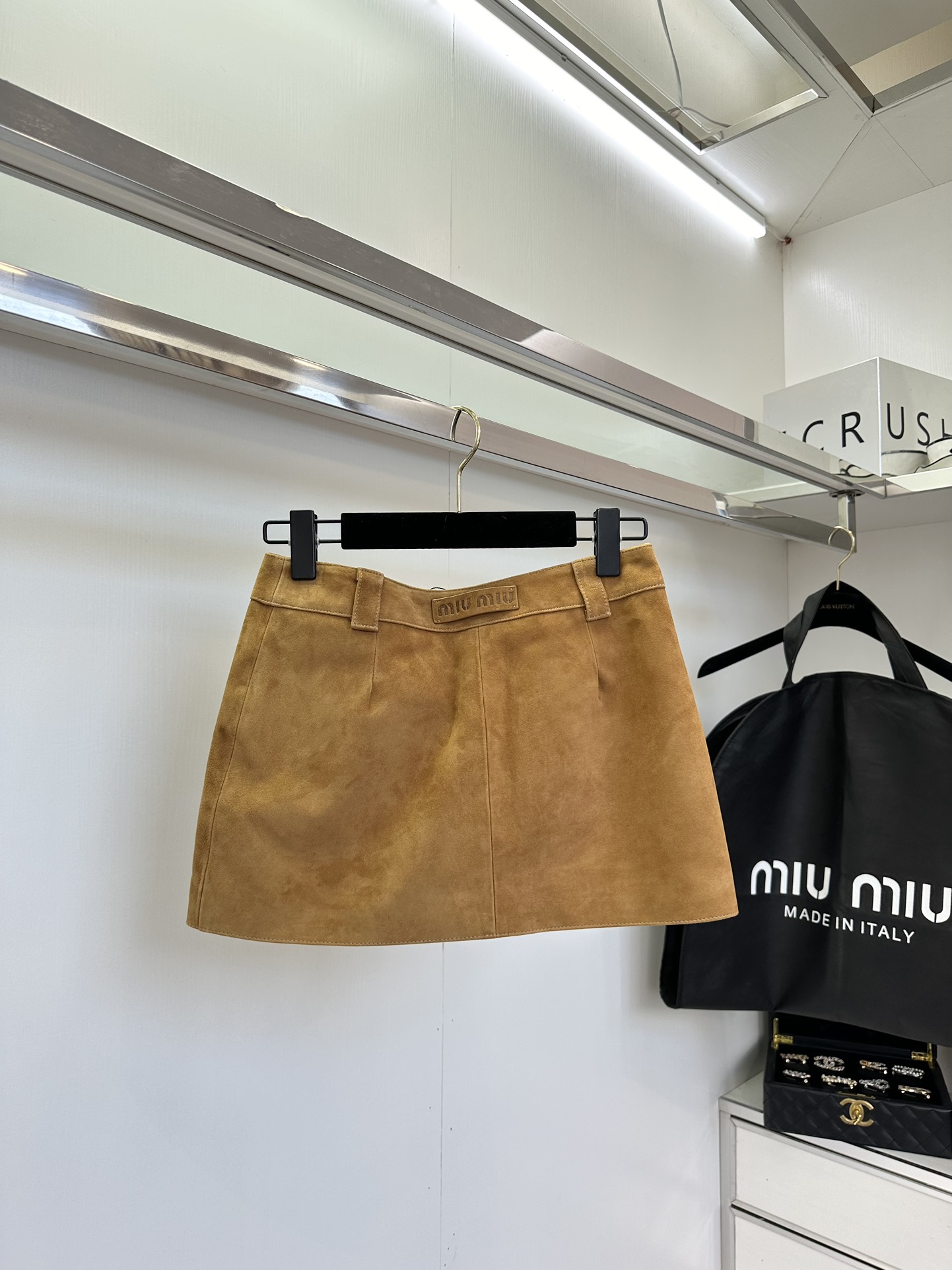 Suede A-Line Mini Skirt with Pockets - Chic and Flattering Design 3 i1723184349 9050 1