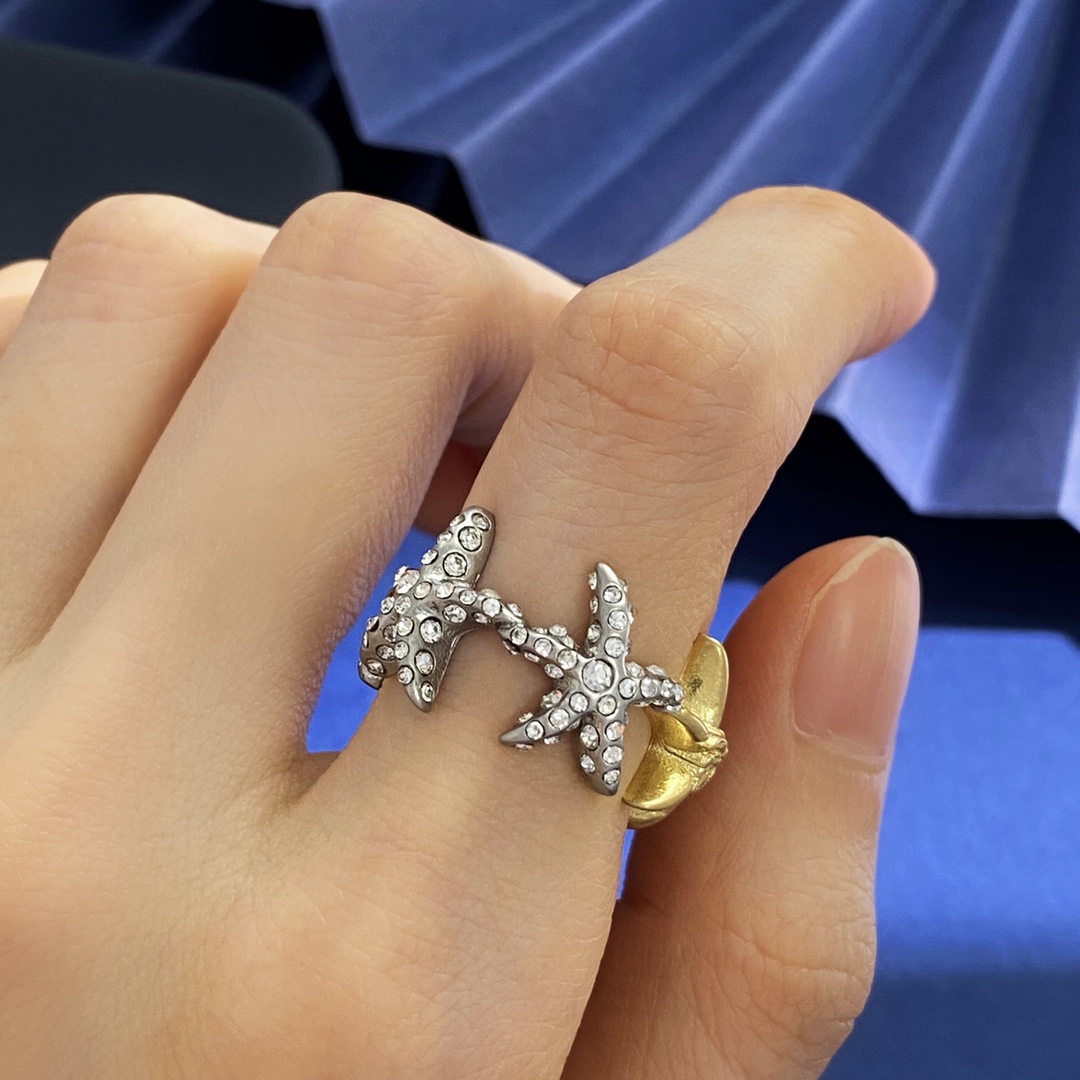 Versace Ocean Holiday Collection: Medusa Open Ring in Brass Material - 图片 2