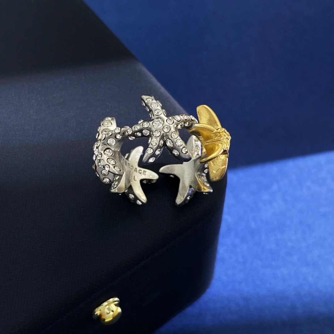 Versace Ocean Holiday Collection: Medusa Open Ring in Brass Material - 图片 6