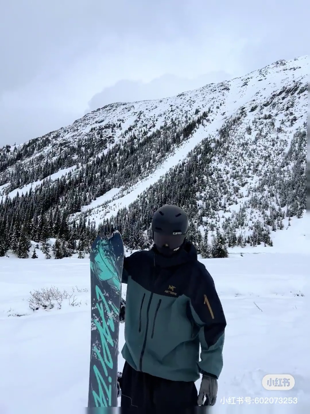 NO:540353,Model Picture [High Version] Six Color ARC'TERYX/Archaew Bird ALPHA SV 7th Generation Hard-shell hooded jacket Windproof Waterproof Breathable Functional Jacket Outdoor Mountaineering Clothes Fabric is made of the new N80p-X GORE-TEX fabric developed for five years This Alpha SV is extremely wear-resistant, soft and quiet, tight woven fabric Waterproof, snowproof, wear-resistant, smooth surface Zipper: All zippers with ykk specific logo and TPU special waterproof zipper head 100% color Fusion All zippers in the whole garment Breakdown original 1.1 Special special dyeing No deviation Two inner pressed pockets with WaterTight zipper pockets Embroidery: Japanese Tashima embroidery machine This brand has a history of 70 years and is made of rayon wiring  Slim and saturated Real ten thousand needle embroidery No burrs and locks Tight Welcome to compare samples Auxiliary materials: Split original Hat Hem Hem Use the latest sixth generation customized high-curve imported buttons All air eyes and spring buckles are mold-opening belt logos, professional compatible hood design of helmets The hood strap and zipper can support one-handed operation Thumb cut Velcro Velcro cuff buckles to reduce burden, do not hook and fall off, HemLock at the hem part The interlayer can well support the use of seat belt Color black Black green gold Fat carp blue Wine red Fluorescent insect yellow Dawn blue Size S--3xL S M L XLXXL XXXL Length 6872 7680 84 86 Bust 114 118122 124 128 130 Shoulder width  48505254 54 56 (100 catties-120 catties try on S code) (130 catties-140 catties try on M code) (150 catties-160 catties try on L code) (160 catties-170 catties try on XL code) (170 catties-185 catties try on XXL code) (185 catties-200 catties try on XXXL code), loro pianaarc'teryx, jackets & coats, hats, alexander wang19860909模特图【高版本】六色ARC'TERYX/始祖鸟 ALPHA SV 第7代 硬壳连帽冲锋衣 防风 防水 透气 功能性外套 户外 登山服 面料采用经五年开发的新N80p-X GORE-TEX面料 这款Alpha SV极度耐磨 柔软安静 紧密机织面料 防水 防雪 耐磨 表面平滑 拉链: 全部拉链带有ykk特定logo 以及TPU专订防水拉链头 颜色百分之100融合 整件衣服所有拉链 分解原版1.1专门特定特染 无偏差 两个内侧压胶口袋左臂设有WaterTight拉链口袋 刺绣: 采用日本田岛绣花机 此品牌已有70年历史 采用人造丝配线 细体且饱和 真正万针刺绣 不存在毛边锁边 紧绷 欢迎来样对比 辅料: 拆分原版 帽子 下摆 采用最新六代专配订制高弧度连体进口纽扣 所有气眼以及弹簧扣帽子配钟均为开模带logo, 专业的兼容头盔的帽兜设计 帽带和拉链都可以支持单手操作 冲切Velcro魔术贴袖口粘扣带,减少累赘,不钩挂脱落,下摆部位的HemLock 夹层可良好的支持安全带的使用 颜色黑色 黑绿金 脂鲤蓝 酒红 荧光虫黄 破晓蓝 尺码S--3xL S M L XLXXL XXXL 衣长 6872 7680 84 86 胸围114 118122 124 128 130 肩宽 48505254 54 56（100斤-120斤试穿S码）（130斤-140斤试穿 M码）（150斤-160斤试穿L码）（160斤-170斤试穿 XL 码）（170斤-185斤试穿 XXL码）（185斤-200斤试穿XXXL码）,,loro pianaarc'teryx,jackets & coats,hats,alexander wang,Men's clothing