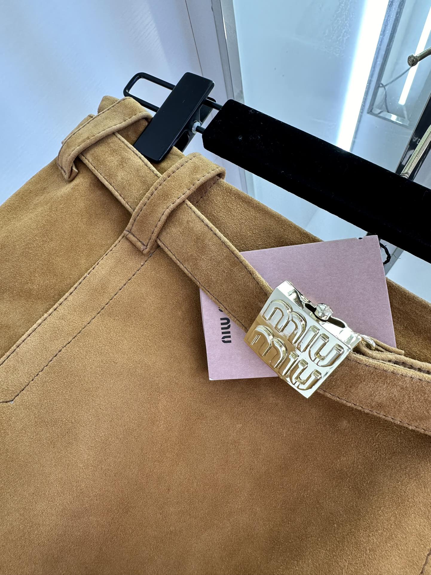 High-Waisted Lambskin Leather Mini Skirt with Pleated Hem - Chic & Trendy 6 i1723273851 2940 4