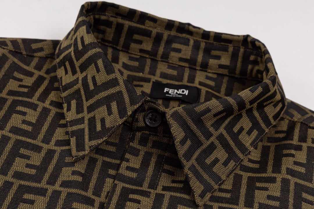 “FENDI 2024 Fall/Winter Collection: Red Star Shirt Coats with Original High-Quality Fabric” - 图片 3