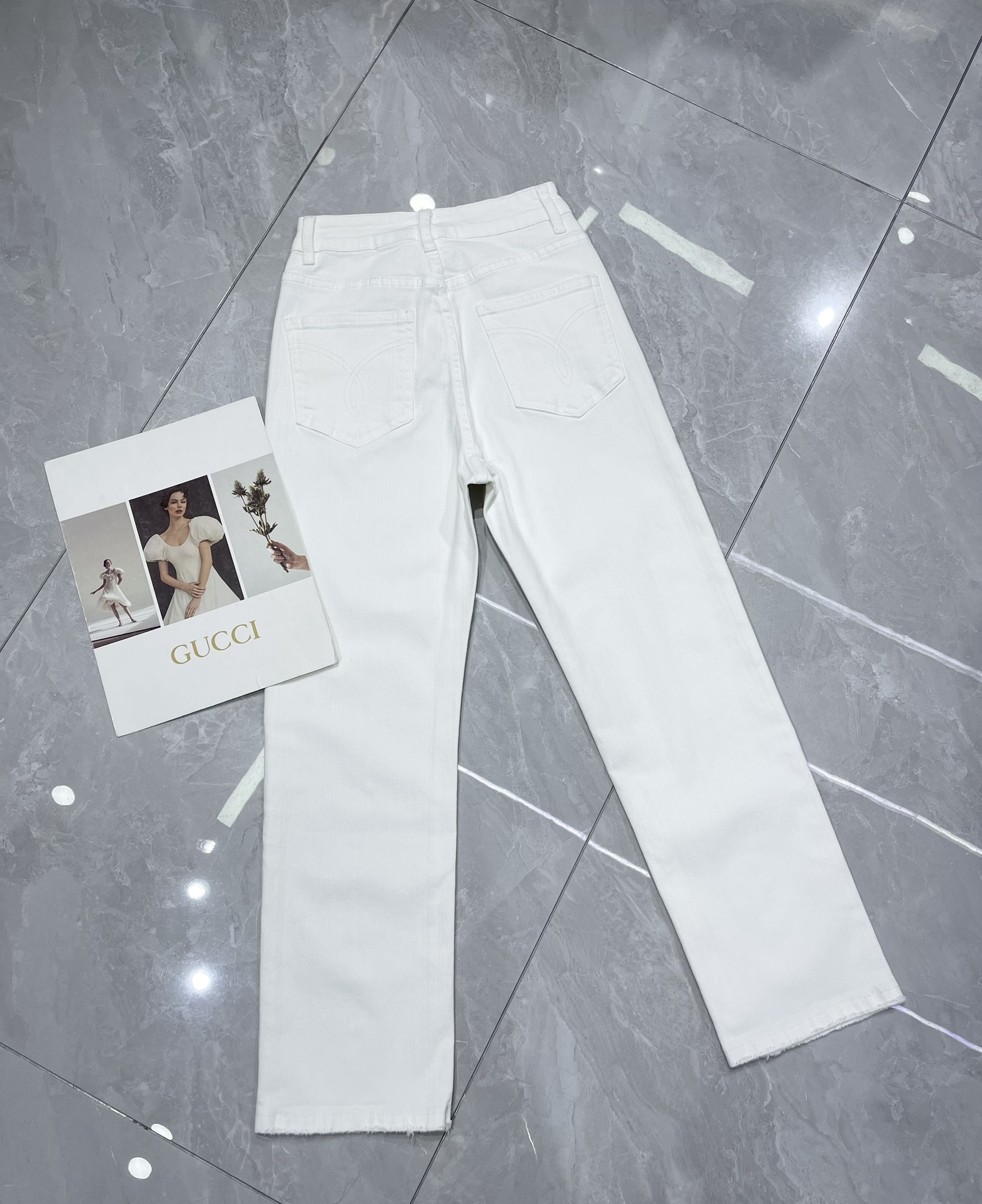 High-End Women’s Suit with Versatile New Pipe Pants: Quality Design and Inclusive Style - 图片 7